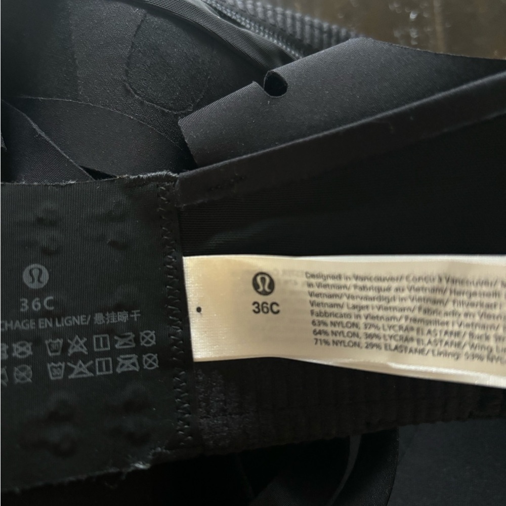 Lululemon sports bra